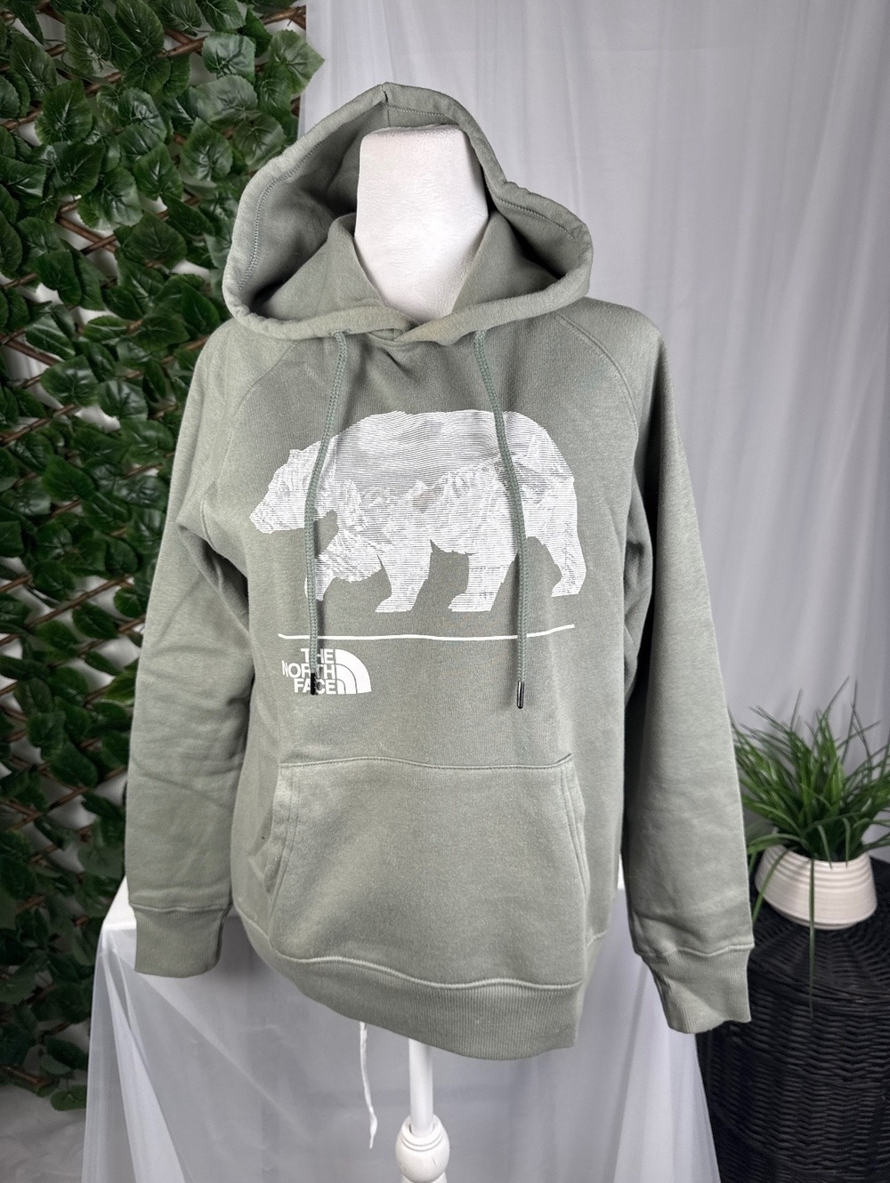 NWT The North Face Bearscape Womens Pullover Hoodie Green & Pink size XS